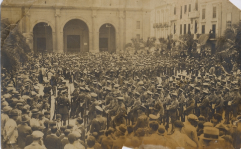 PARADA MILITAR EN LA PLAZA DE SANTA ANA