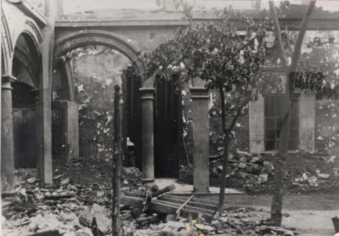 PATIO  DEL CONVENTO SANTO DOMINGO INCENDIADO