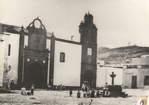 PILAR, PLAZA E IGLESIA DE SANTO DOMINGO