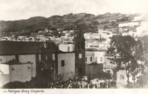 PLAZA E IGLESIA DE SANTO DOMINGO