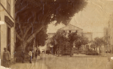 GABINETE LITERARIO Y PLAZA CAIRASCO