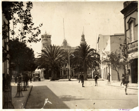 PLAZOLETA CAIRASCO Y GABINETE LITERARIO