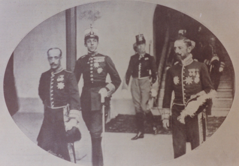ALFONSO XIII EN EL PALACIO MILITAR DE SAN TELMO