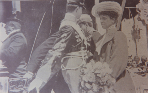 LA INFANTA TERESA Y SU MARIDO EN EL COCHE