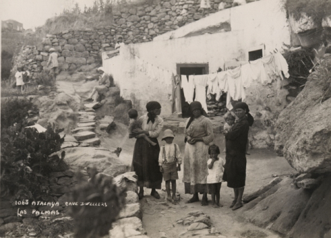LA ATALAYA. CAMPESINAS