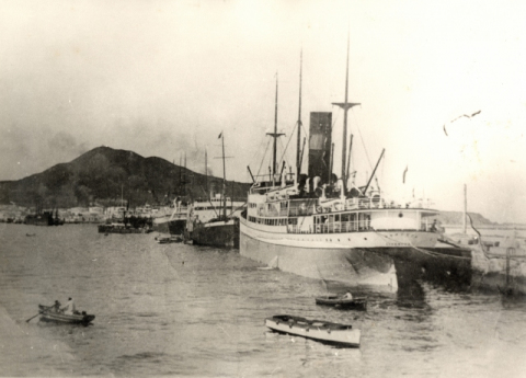 ATRACADOS EN EL MUELLE