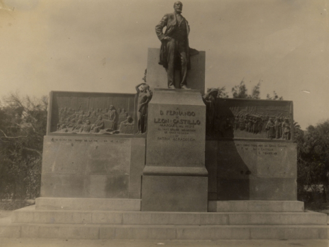 MONUMENTO A LEÓN Y CASTILLO