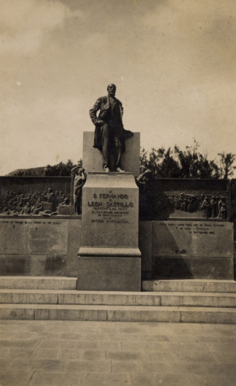 MONUMENTO A LEÓN Y CASTILLO