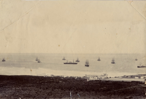 BARCOS Y PARTE DEL MUELLE DE LA ISLETA