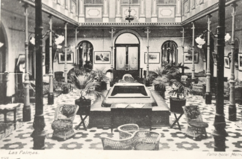 EL PATIO DEL METROPOL