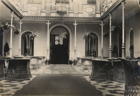 PATIO - SALÓN DEL HOTEL METROPOL
