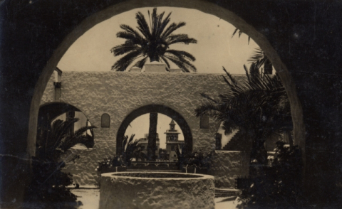 PATIO EN EL PUEBLO CANARIO