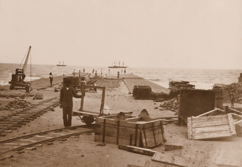 CONSTRUCCIÓN DEL MUELLE DE LA LUZ