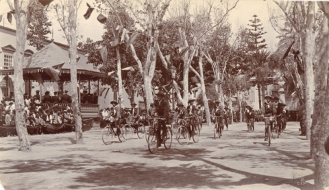 DESFILE EN BICICLETAS