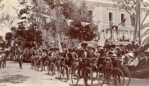 MARCHANDO EN BICICLETAS