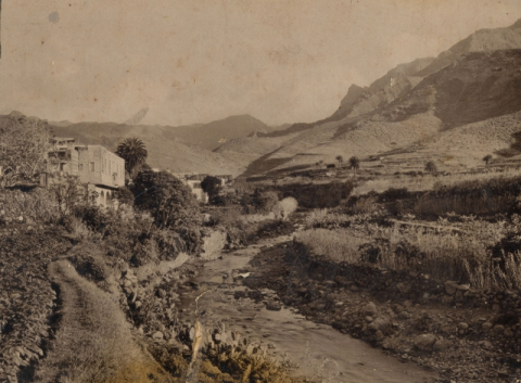 EL BARRANCO CORRIENDO
