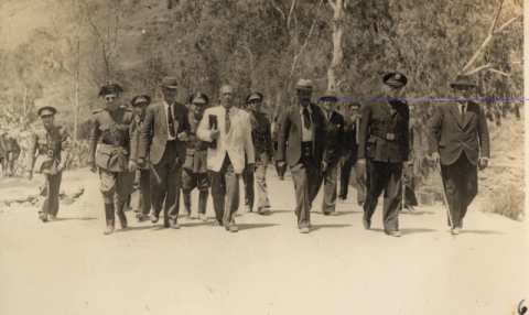 AUTORIDADES EN LA INAUGURACIÓN DEL CEMENTERIO