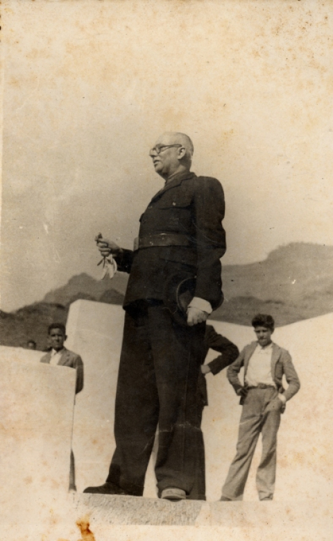 EL PRESIDENTE DEL CABILDO ANTONIO LIMIÑANA UNIFORMADO