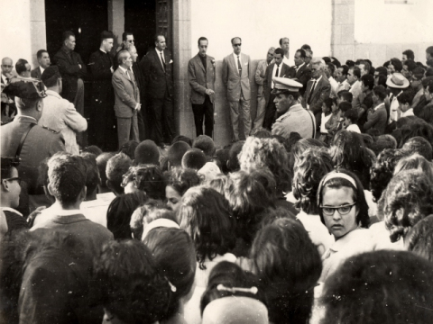 DISCURSO A LOS VECINOS