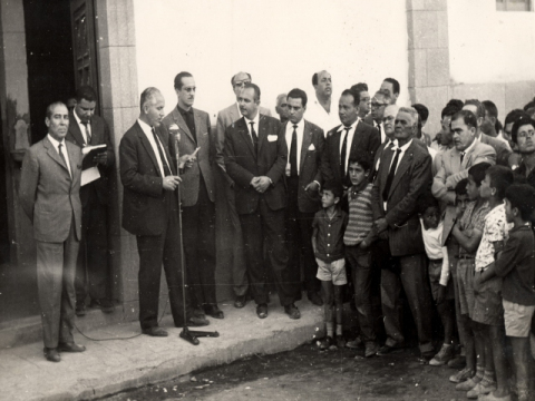 DISCURSOS A LOS VECINOS