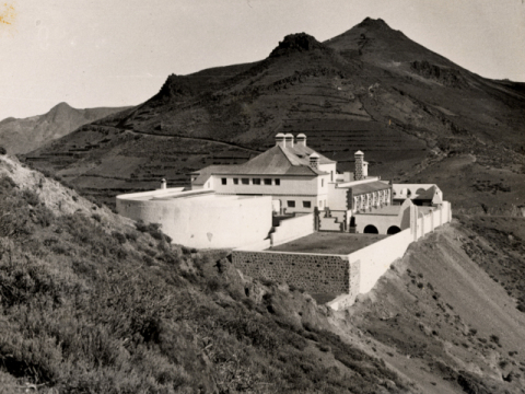 ALBERGUE DE LA CRUZ DE TEJEDA