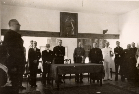 AUTORIDADES EN LA INAUGURACIÓN DEL ALBERGUE DE LA CRUZ DE TEJEDA
