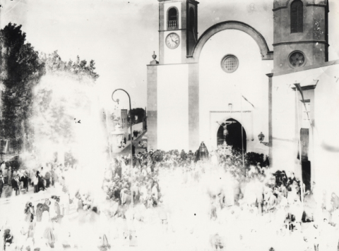 EL CRISTO Y LA VIRGEN
