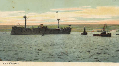 BARCOS FONDEADOS EN EL PUERTO