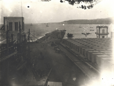 LA CONSTRUCCIÓN DEL MUELLE GRANDE
