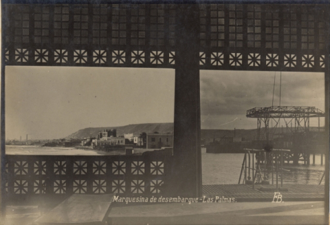 MARQUESINA EN EL MUELLE SANTA CATALINA