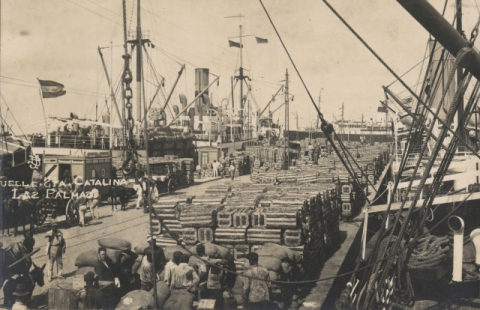 MUELLE SANTA CATALINA, BARCOS Y HUACALES