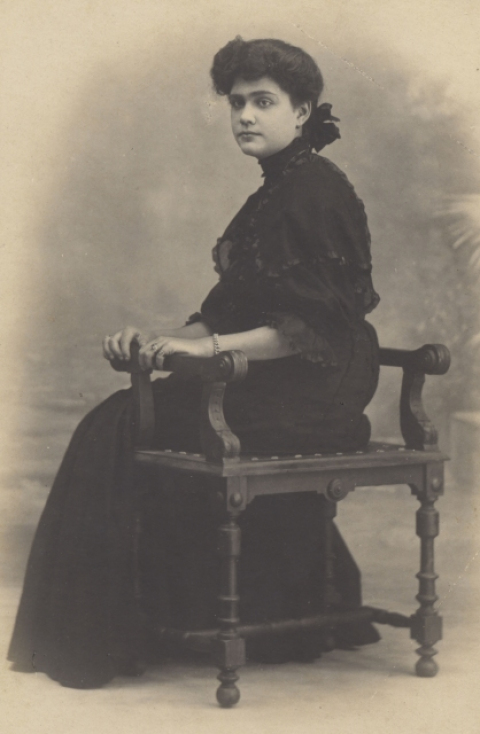 LOLA DEL PINO