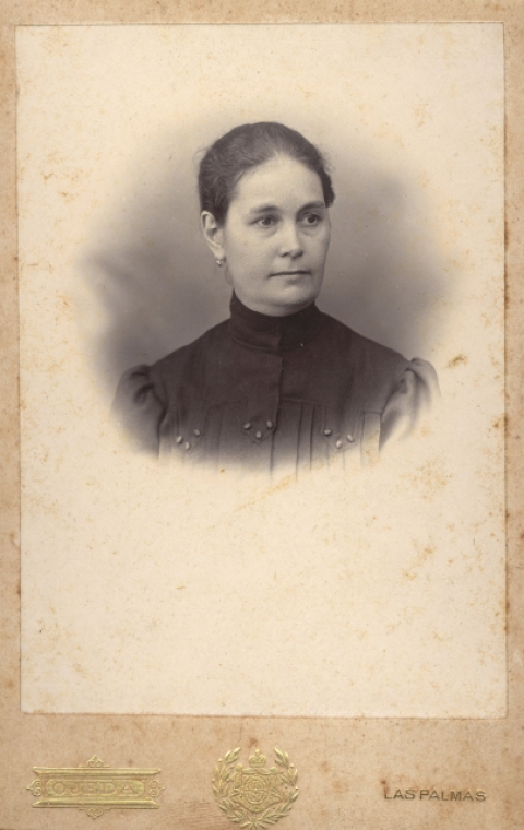 RETRATO DE SEÑORA