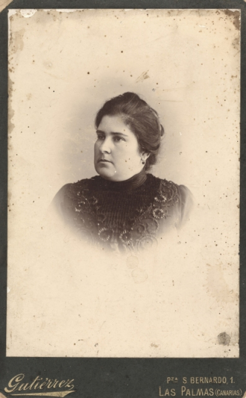 RETRATO DE SEÑORA