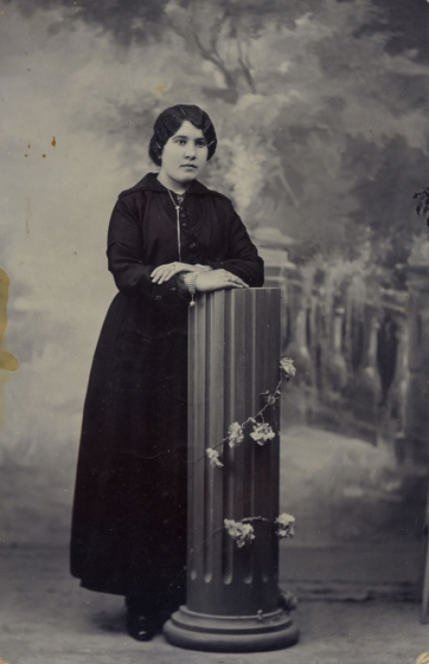 SEÑORITA DE LUTO