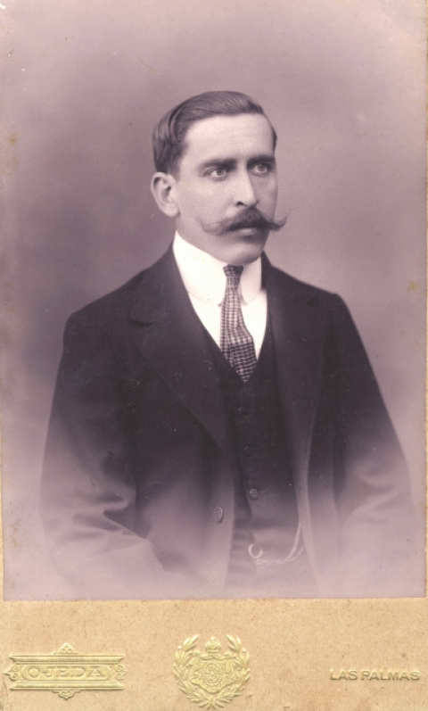 CABALLERO DE BIGOTES