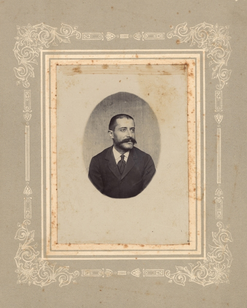 LOS BIGOTES DEL CABALLERO