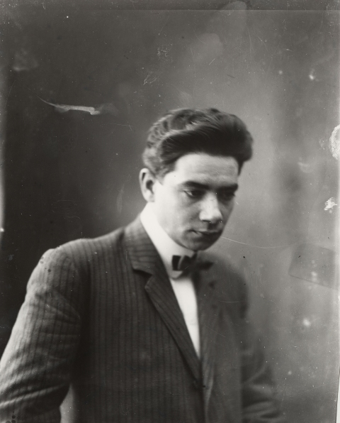 TOMÁS MORALES