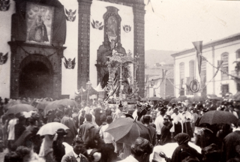 PROCESIÓN DEL PINO