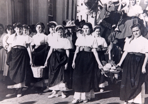 ROMERÍA DEL PINO . OFRENDA DE COROS Y DANZAS DE INGENIO