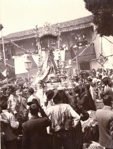 VIRGEN DEL PINO