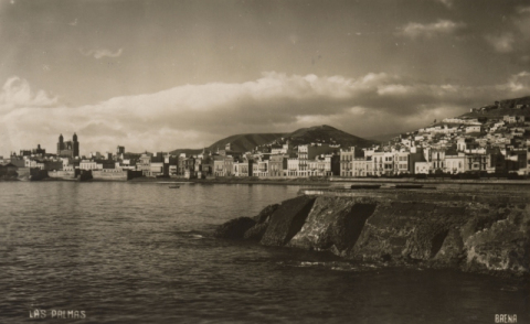 LAS PALMAS VISTA DESDE EL MAR, PUNTA DEL MUELLE SAN TELMO