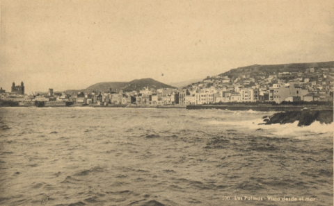 LAS PALMAS VISTA DESDE EL MAR, PUNTA DEL MUELLE SAN TELMO