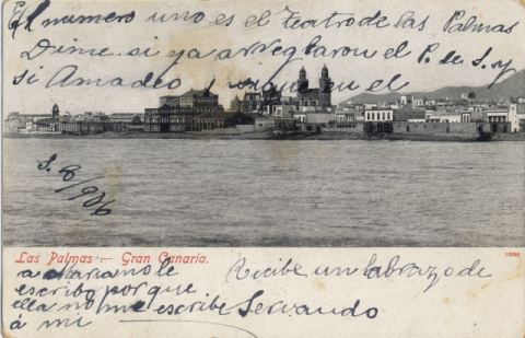 LAS TORRES DE LA CATEDRAL Y EL PÉREZ GALDÓS  DESDE EL MAR