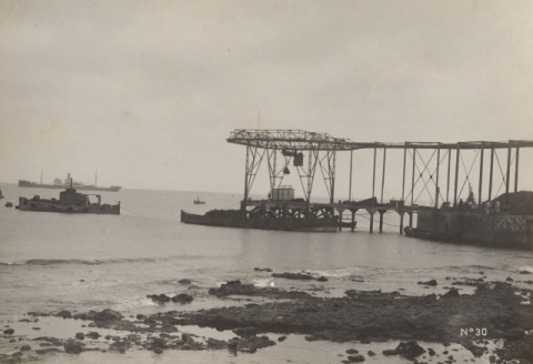 MUELLE CARBONERO JUNTO AL DE SANTA CATALINA