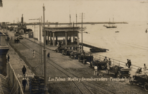 MUELLE SANTA CATALINA Y MARQUESINA DE DESEMBARQUE