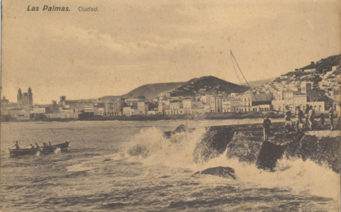PESCANDO EN EL MUELLE
