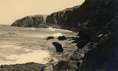 PLAYA Y TÚNEL DE LA LAJA