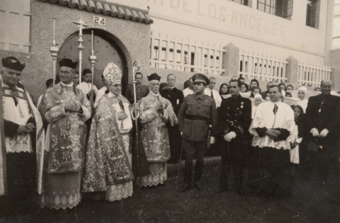 EL OBISPO ANTONIO PILDAÍN Y ZAPIAIN INAUGURA EL INTERNADO