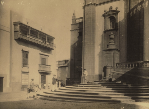 TRASERA DE LA CATEDRAL